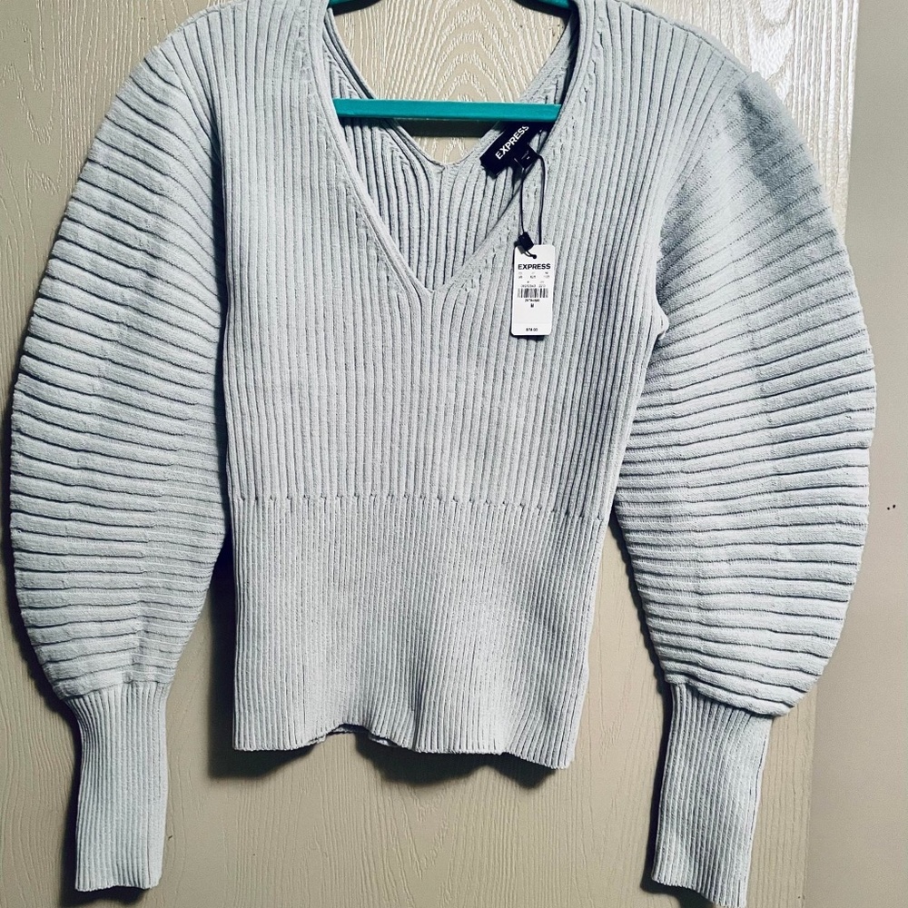 NWT $79 Medium EXPRESS Ultra Soft Ribbed Dolman Sleeve Sweater Short